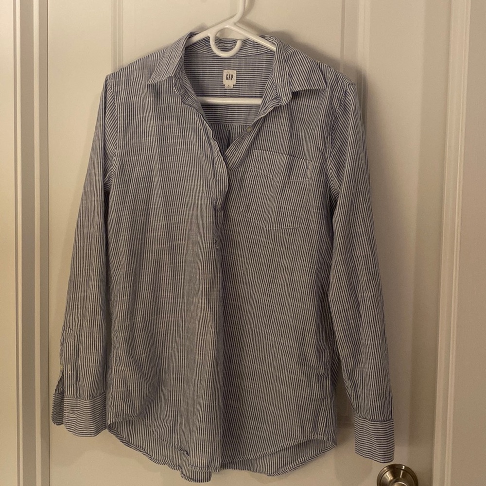 Gap Blue and White Striped Button Down Shirt - Size Small
